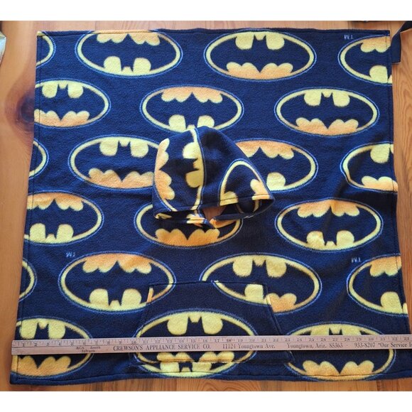 Handmade Batman Kids Fleece Poncho With Hood & Pocket Car Seat Black Yellow - Picture 8 of 11